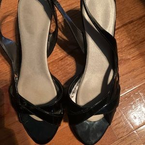 Naturalized patent leather sandal size 7.5